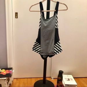 Lululemon workout top